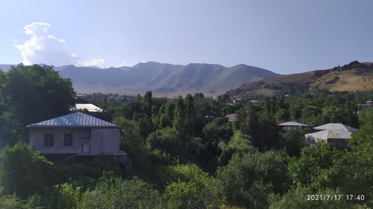 Verishen Guest House B&B Горис Экстерьер фото