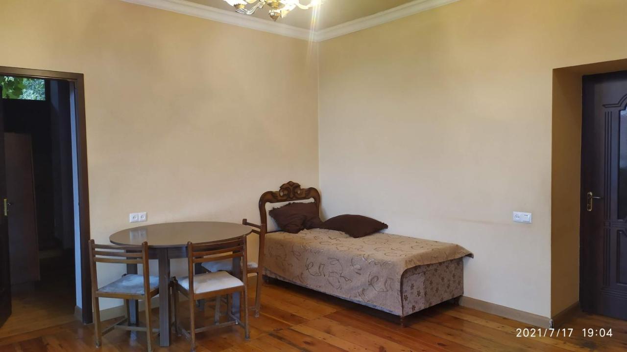 Verishen Guest House B&B Горис Экстерьер фото