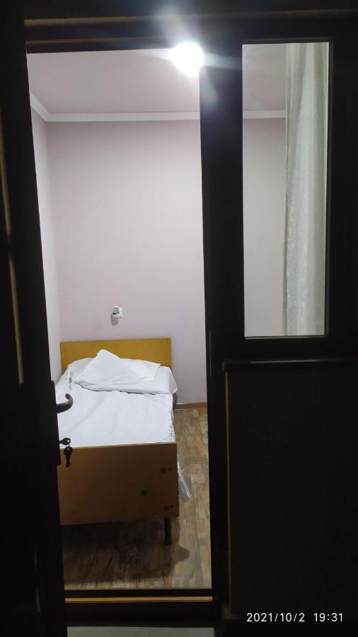 Verishen Guest House B&B Горис Экстерьер фото