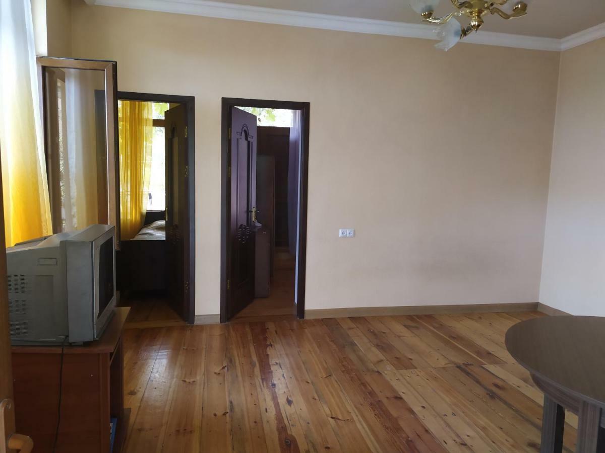 Verishen Guest House B&B Горис Экстерьер фото